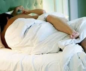 Nhân viên nhà nghỉ bị khách khống chế hiếp dâm