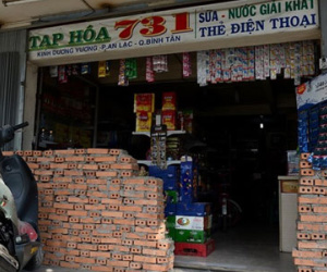 Bí thư Thăng yêu cầu giải thích hiện tượng đường cao hơn nhà