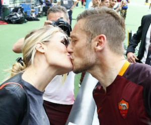 Totti ký hợp đồng cuối cùng với AS Roma
