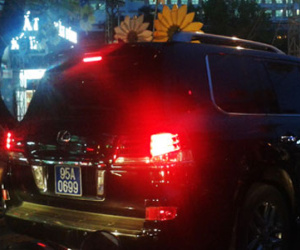9 cơ quan làm rõ nhiều vấn đề ngoài xe Lexus tư gắn biển xanh