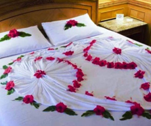 Giải mã kiêng kị trong cưới hỏi : Người trải giường cưới cũng phải chọn tuổi?