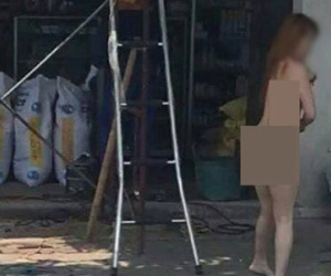 Hà Nội: Clip cô gái nghi "ngáo đá" khỏa thân đi lại trên đường gây xôn xao