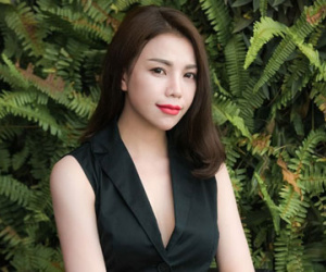 Trà Ngọc Hằng hủy hôn với người tình bốn năm