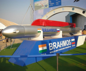Việt Nam khó mua tàu chiến mang siêu tên lửa BrahMos?