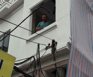 Vụ cột điện "mọc" xuyên nhà dân: Chủ tịch phường lên tiếng