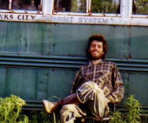Chris McCandless: Vứt bỏ vật chất để lang thang vào miền hoang dã, và cái chết gây tranh cãi suốt hàng chục năm