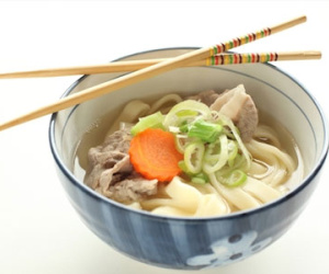 Những hành động tuyệt đối không làm khi ăn ở nước ngoài