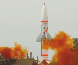 Sau BrahMos, Ấn Độ sẽ cung cấp tên lửa Prithvi cho Việt Nam?