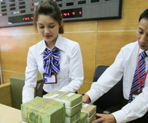 Có nên dỡ trần lãi suất 0% tiền gửi USD?