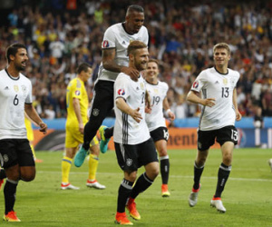 Đức ra quân suôn sẻ bằng trận thắng Ukraine 2-0
