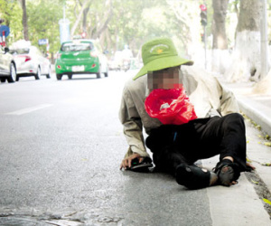 Lao động trẻ em mưu sinh ở Thủ đô: Độc chiêu của “cái bang”