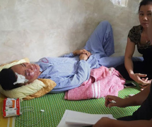 Truy bắt nhóm côn đồ đánh đập chủ quán vì bị yêu cầu ngừng hát