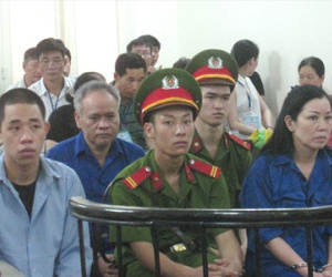Người đưa hối lộ cựu kiểm sát viên 170 triệu lĩnh 5 năm tù