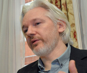 Wikileaks dọa công bố chứng cứ vụ email cá nhân để truy tố bà Clinton