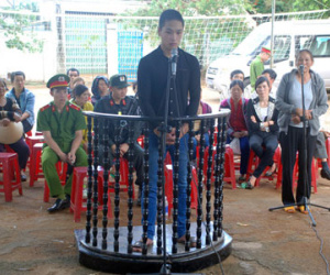 Hạ độc mẹ bằng thuốc chuột, con trai lãnh 9 năm tù