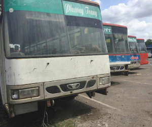 Hàng trăm ôtô Phương Trang mục nát vì phơi nắng, phơi sương