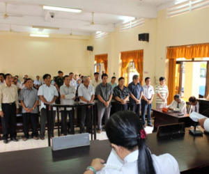 Mười cán bộ hải quan Kiên Giang lãnh án