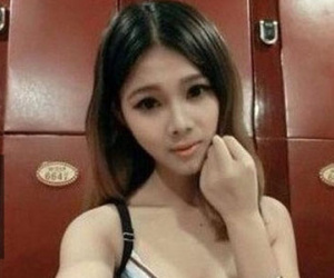 Hot girl bị chồng chê vì xấu tệ hại sau khi sinh con