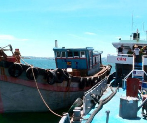 Khành Hòa: Bắt 2 tàu chở hơn 100 tấn dầu không rõ nguồn gốc
