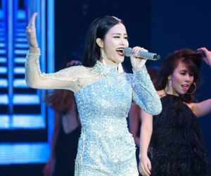 Đông Nhi đi chân trần nhảy sexy trên sân khấu