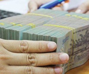 Ngân hàng lại rục rịch tăng lãi suất tiền gửi