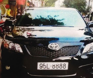 Trưởng phòng CSGT Hậu Giang cấp biển tứ quý cho xe cậu ruột