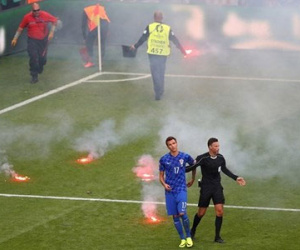 Croatia lo bị loại khỏi EURO vì CĐV làm loạn trên sân