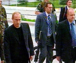Tổng thống Putin được bảo vệ bằng khẩu súng huyền thoại