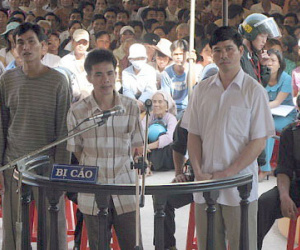 Cuộc trốn chạy của nhóm xả súng AK cướp tiệm vàng