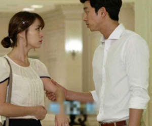 Em khám thai trong nhà nghỉ chắc mệt lắm, anh đợi 4 tiếng vẫn chưa thấy ra cơ mà