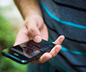 Giả danh bác sĩ chiếm đoạt iPhone 6 trong viện Nhi Trung ương