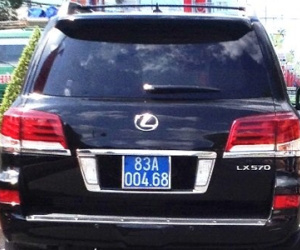 Tiêu chuẩn 1,1 tỷ đồng, sao nhiều xe biển xanh 5 tỷ đồng?