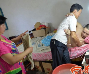 Sự thật rơi nước mắt sau chuyện người vợ ở với hai "chồng"