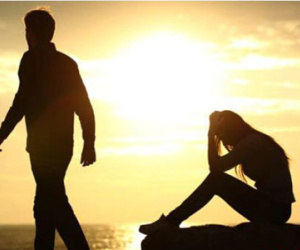 Bị bạn gái "đá", người đàn ông điên cuồng quấy rối cảnh sát