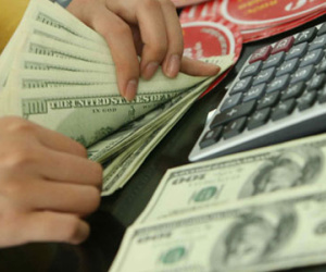 Đưa USD trở lại ngân hàng