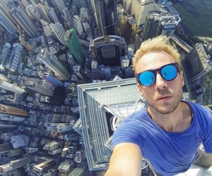 Mất mạng, lộ ảnh nóng vì chụp ảnh selfie