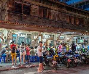 Starbucks thống trị cả Đông Nam Á, nhưng chỉ là "tép riu" tại Việt Nam