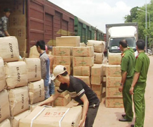 Tạm đình chỉ 6 nhân viên đường sắt liên quan đến vụ buôn lậu