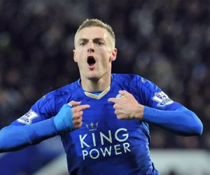 Vardy chính thức gia hạn với Leicester, phớt lờ Arsenal