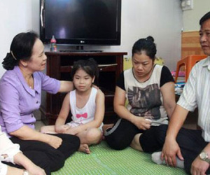 Casa 212 mất tích: Nén lòng chờ chồng về sơn nốt căn nhà