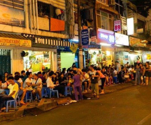 Người Sài Gòn nói gì về “siết” thời gian nhậu đêm?