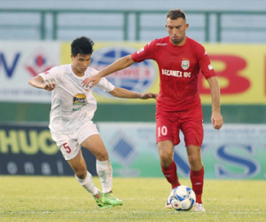 Vòng 13 V-League 2016: Căng thẳng trên sân Bình Dương
