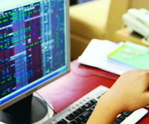Chứng khoán nhuộm đỏ ngày đầu tuần