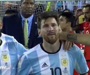 Messi khóc nức nở sau thất bại trước Chile