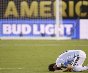 Messi lần thứ 4 thất bại trong trận chung kết: Nỗi đau của "Vua về nhì"