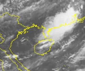 Áp thấp nhiệt đới suy yếu, đi vào Trung Quốc