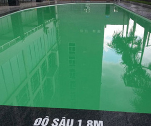 Học bơi ở khách sạn Vinh Plaza, bé trai 9 tuổi chết đuối