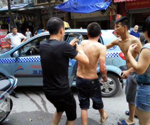 Hà Nội: Nổ lớn ở quán cơm, chủ quán bị thương, thực khách chạy toán loạn