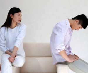 "Không ăn vụng để cả đời sống với anh chẳng có nổi một mụn con à?"