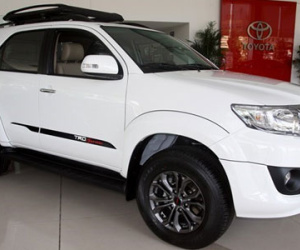 Toyota Fortuner tăng giá từ 1/7
